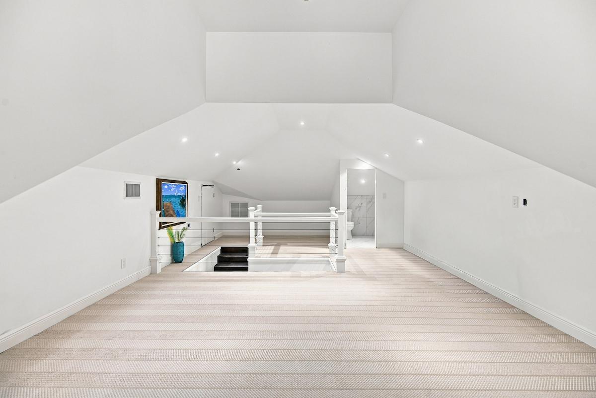PALM CAY Unit: 77