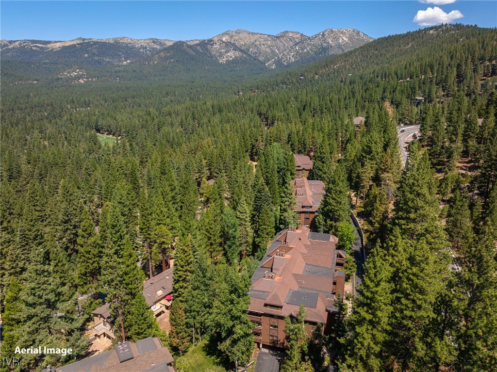 335 Ski Way 306