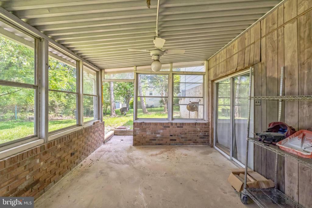 64 Poplar Ave