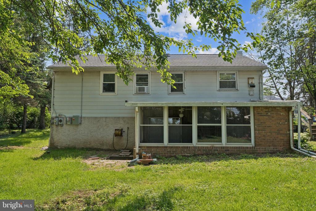 64 Poplar Ave