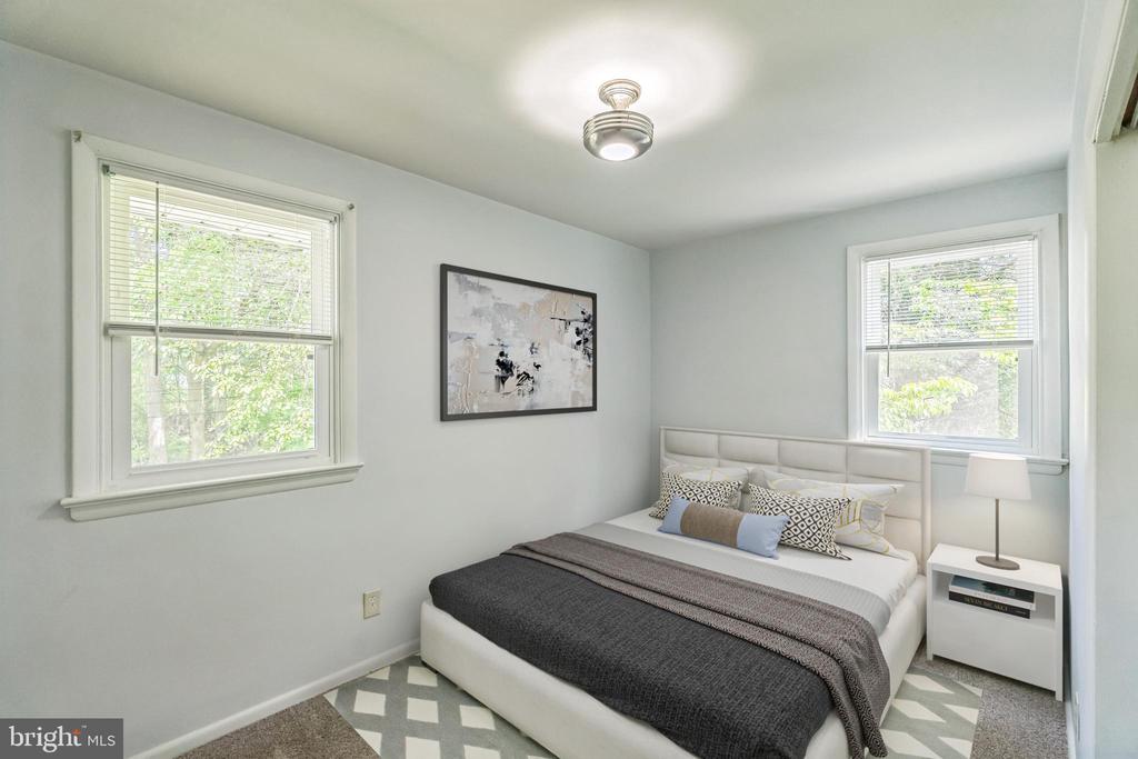 64 Poplar Ave