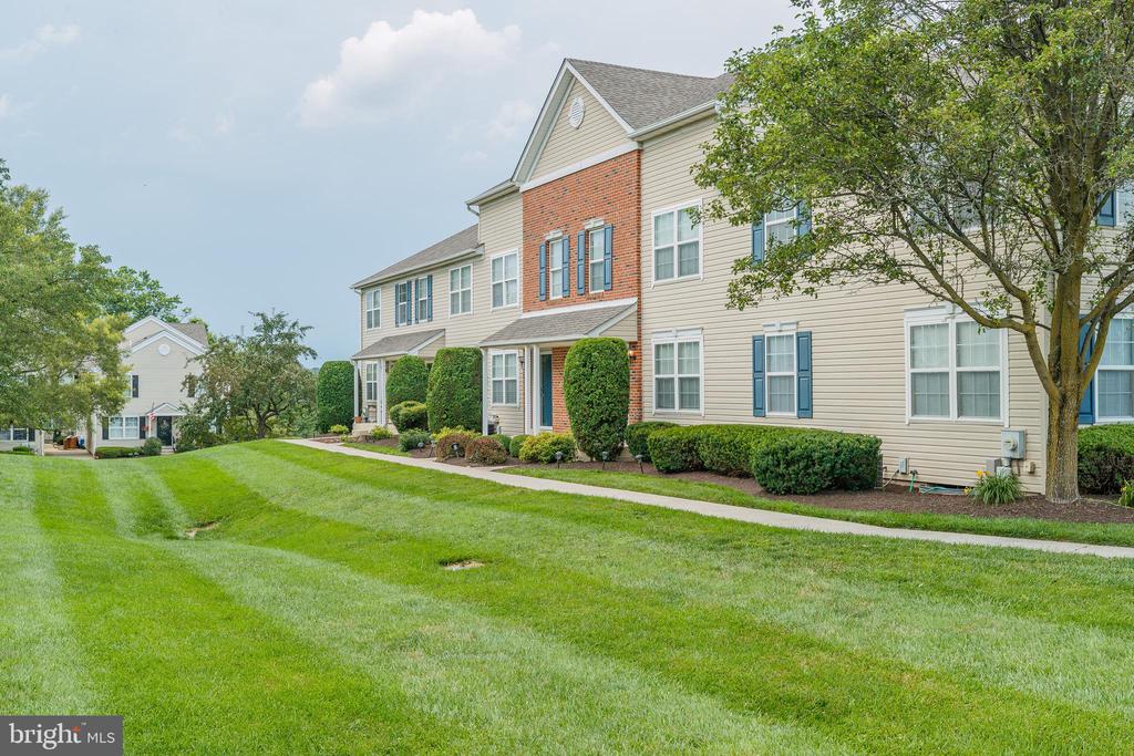 837 Purple Martin Ct #215