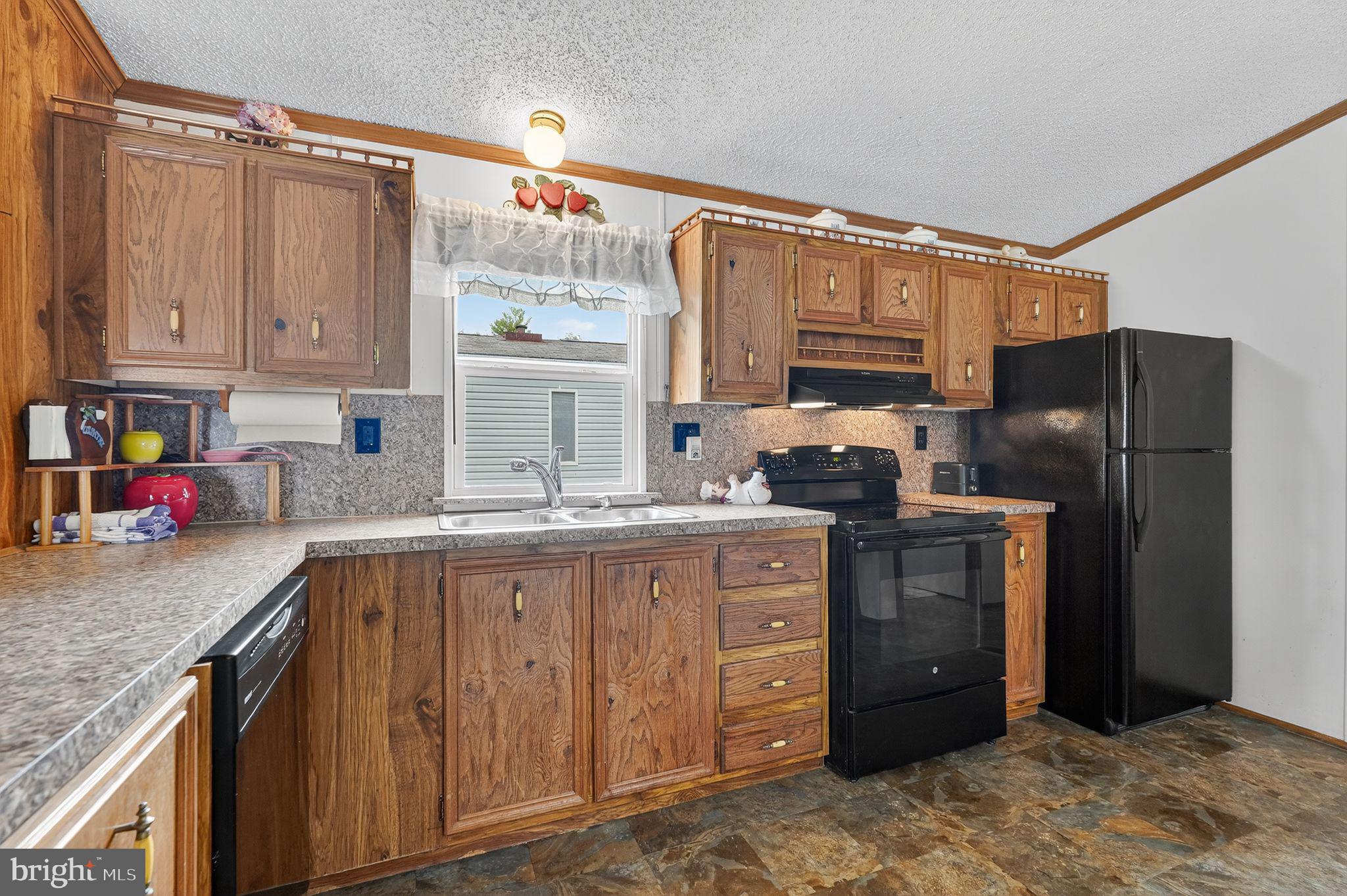 6130 CLEARVIEW AVENUE