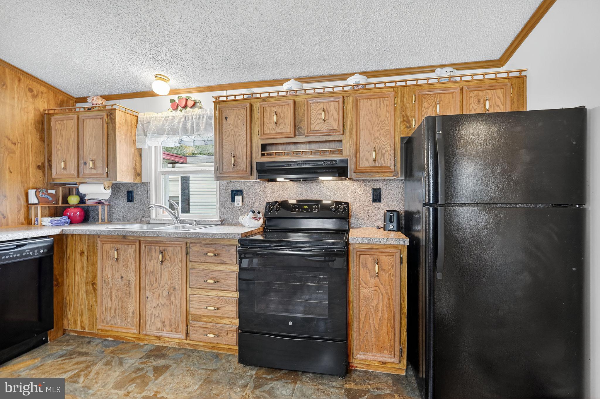 6130 CLEARVIEW AVENUE