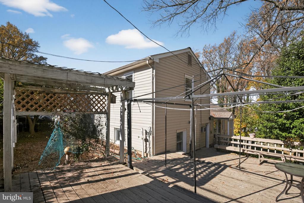 4595 BELMONT AVENUE