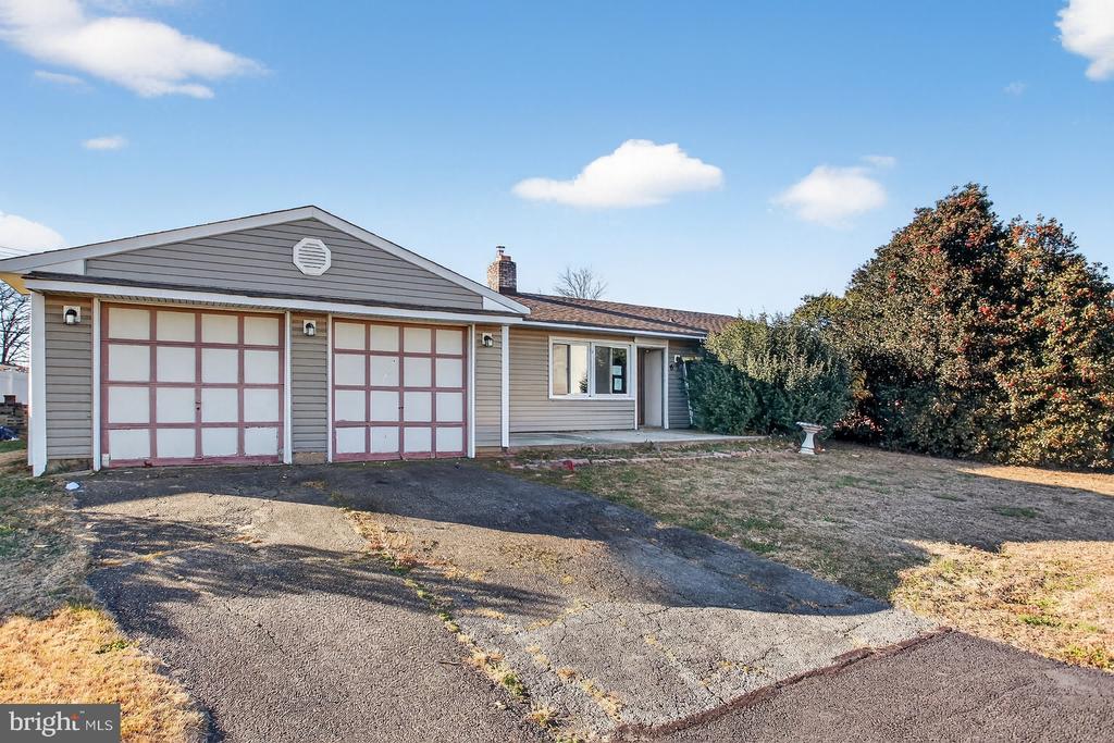 6 FIELD LANE