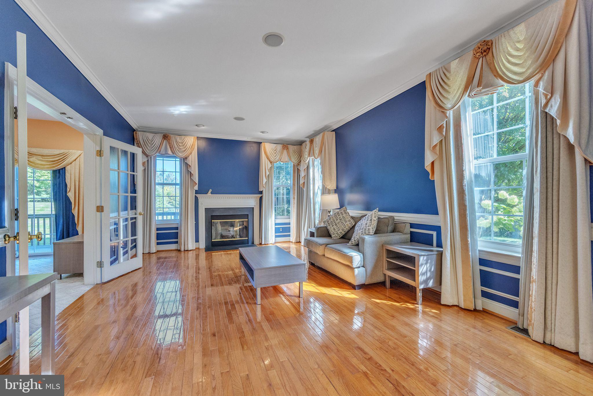 301 LEA DR