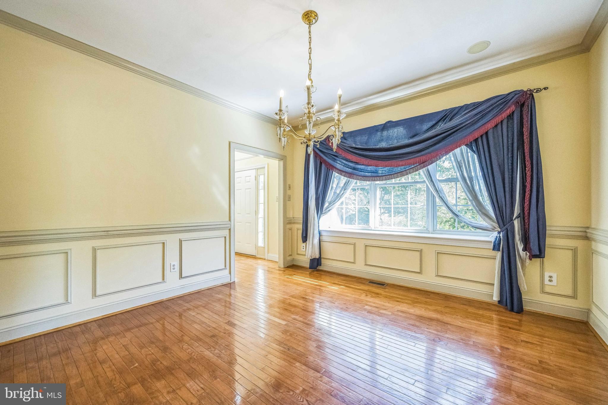 301 LEA DR