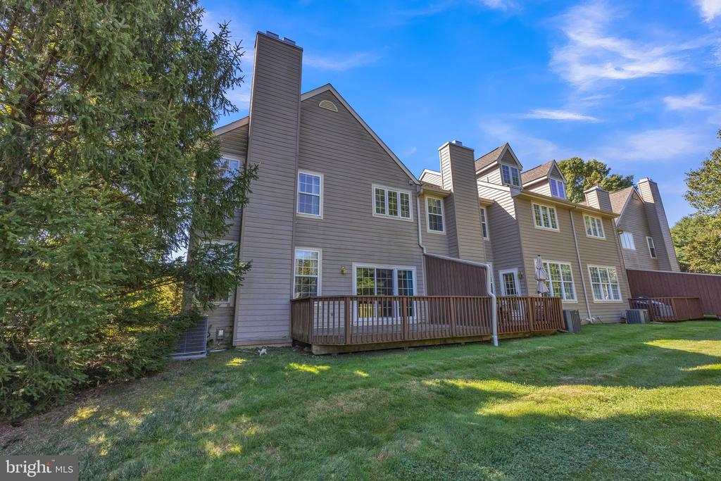 301 LEA DR