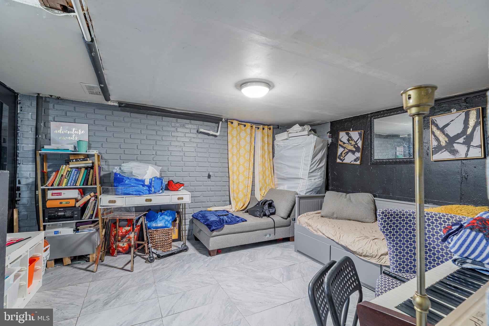 786 Bennington ROAD