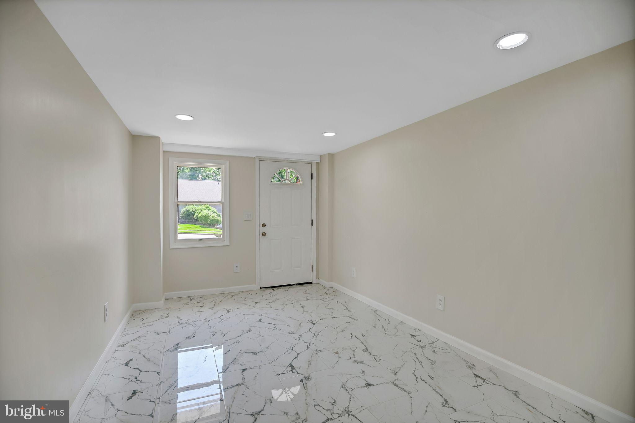 1435 Windsor Park Ln