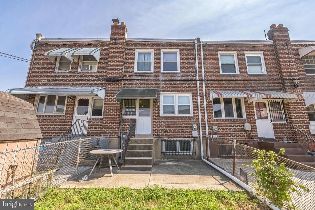 48 Suburban Ln