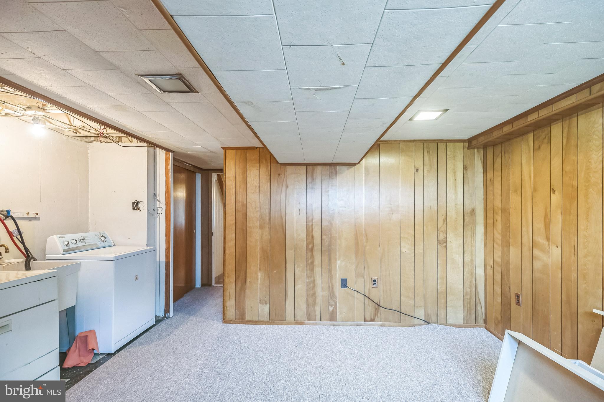 48 Suburban Ln