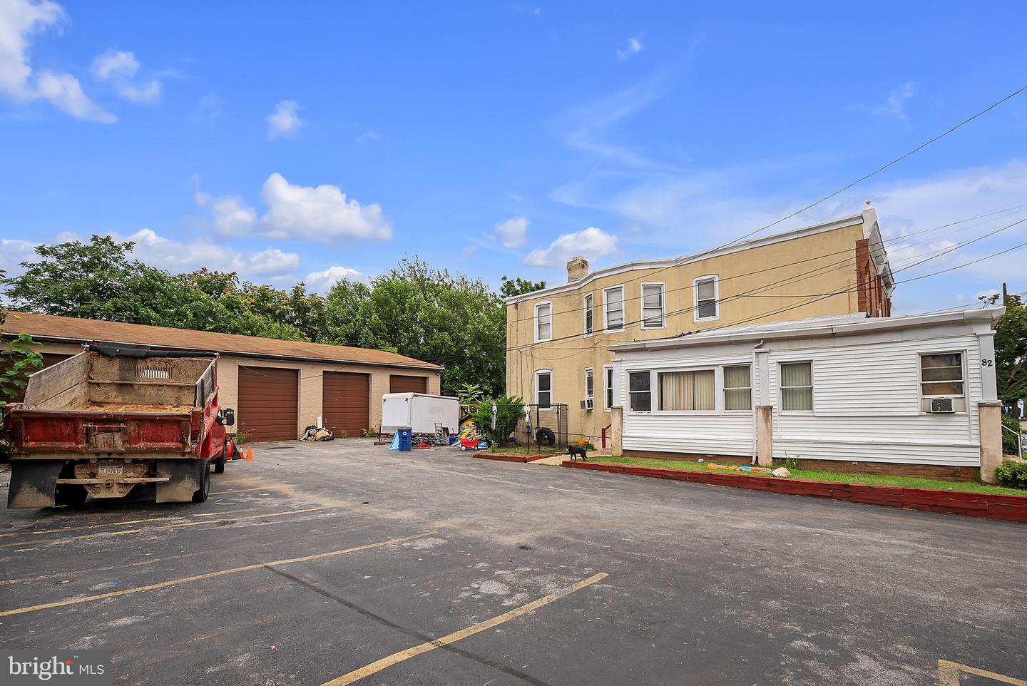 82-84 Chester Pike