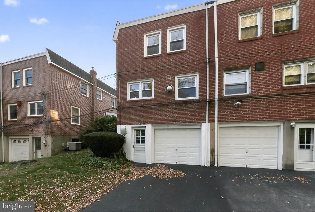 110 LAKEVIEW DRIVE