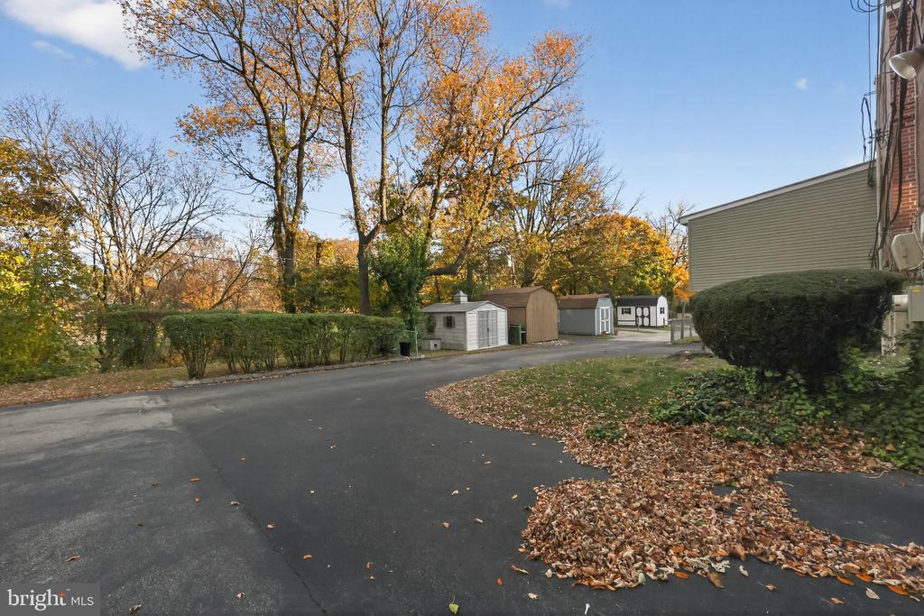 110 LAKEVIEW DRIVE