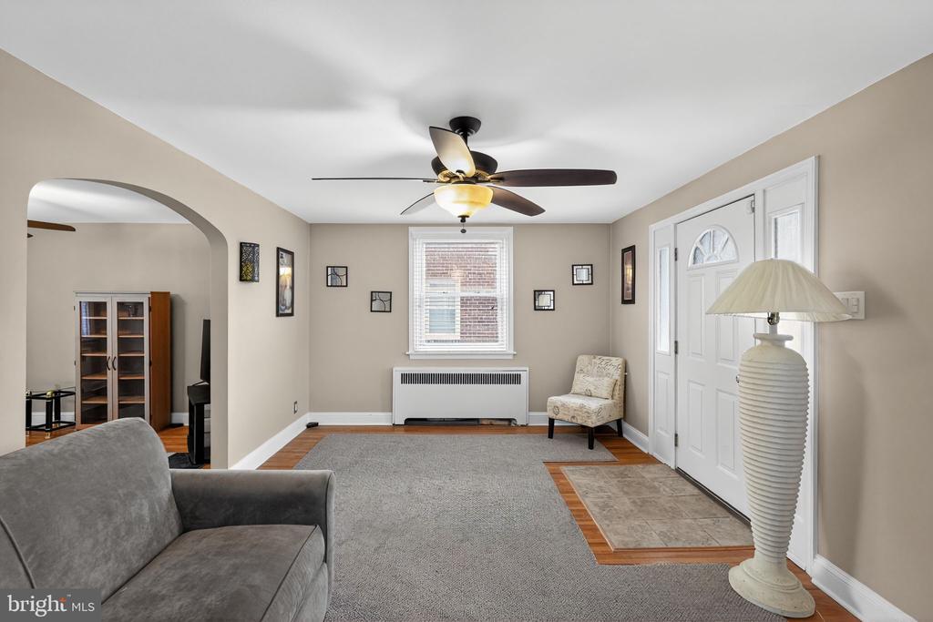 321 E MAGNOLIA AVENUE