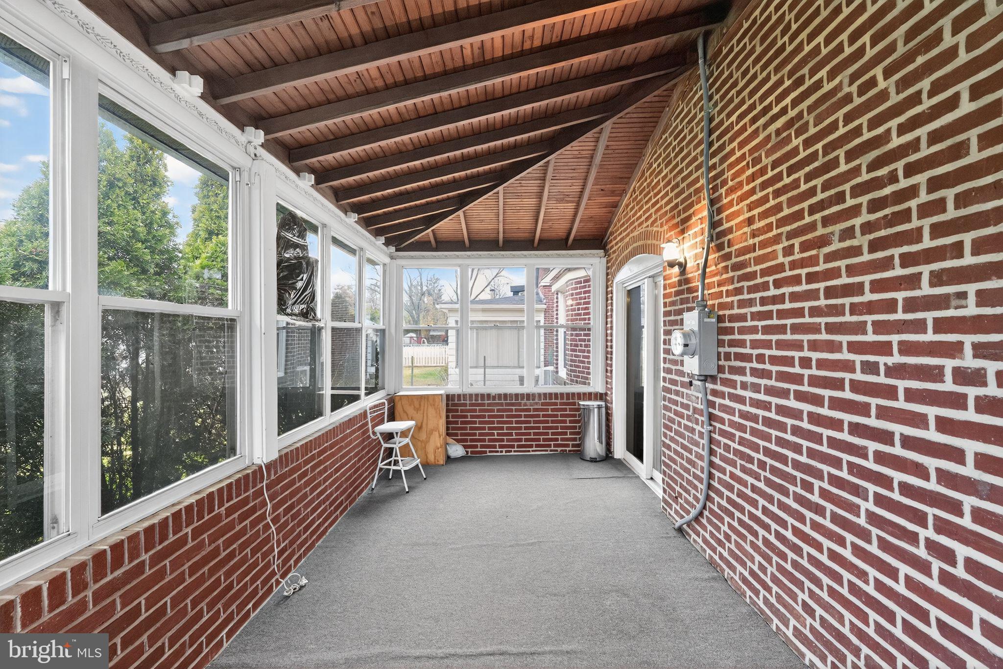 321 E MAGNOLIA AVENUE