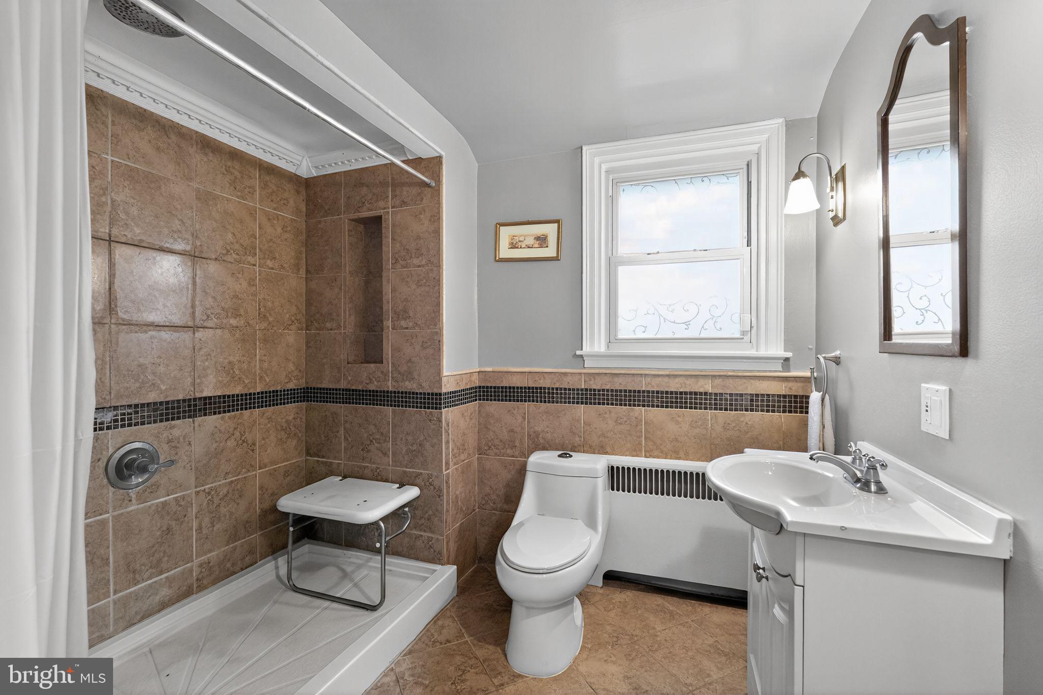 321 E MAGNOLIA AVENUE