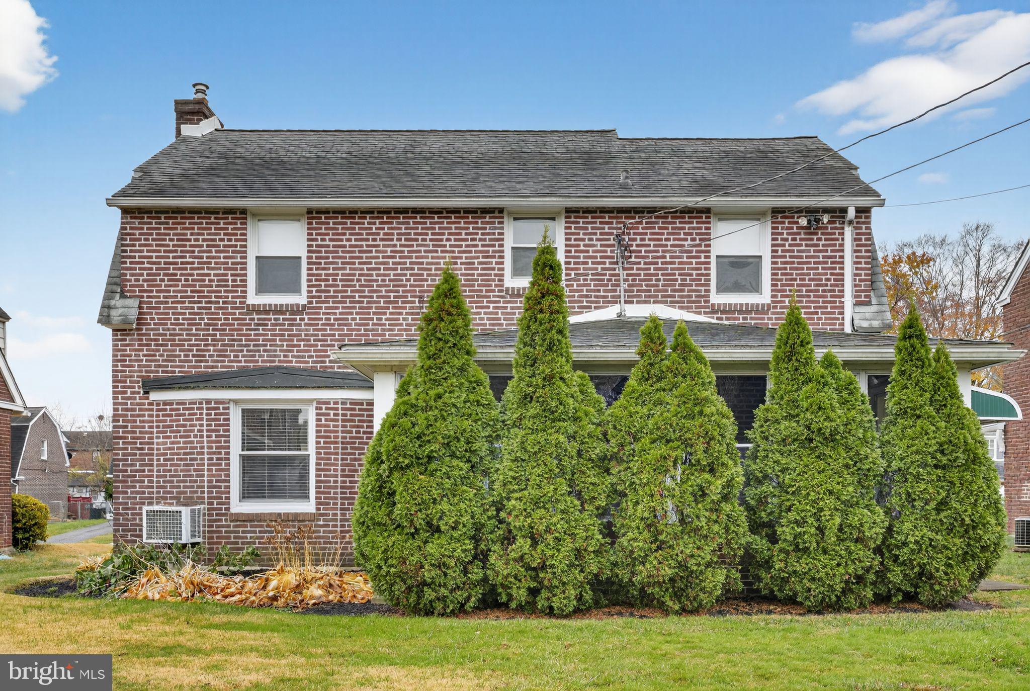 321 E MAGNOLIA AVENUE