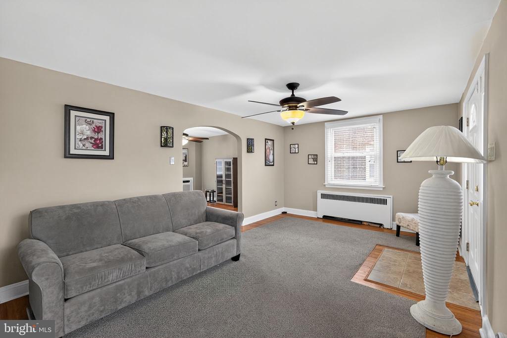 321 E MAGNOLIA AVENUE