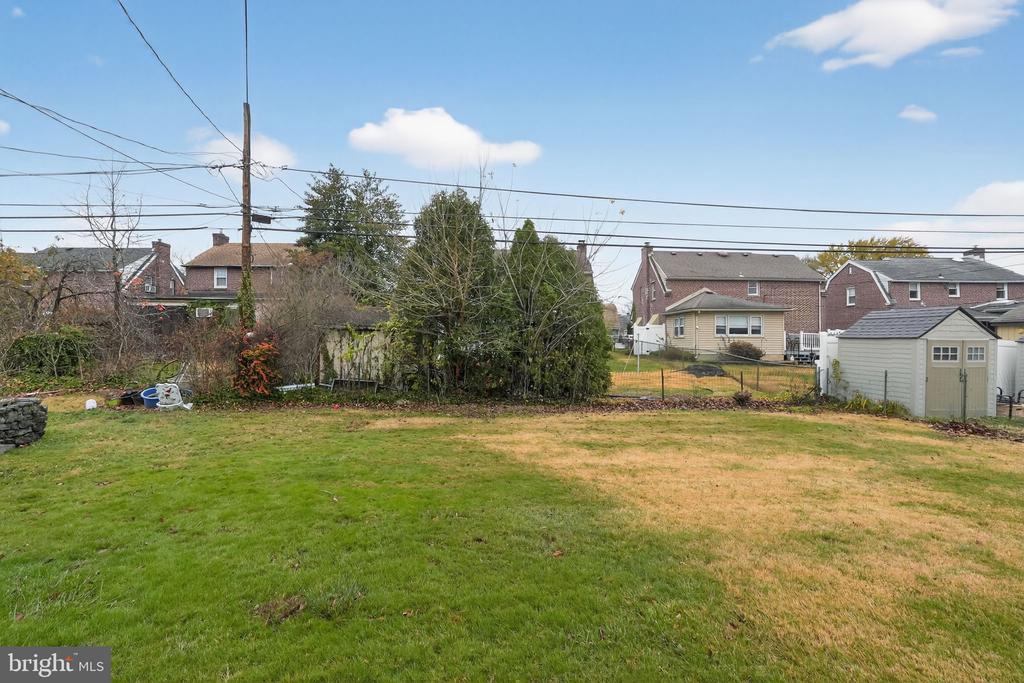 321 E MAGNOLIA AVENUE