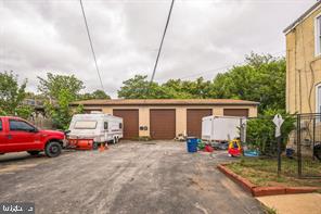 82 CHESTER PIKE