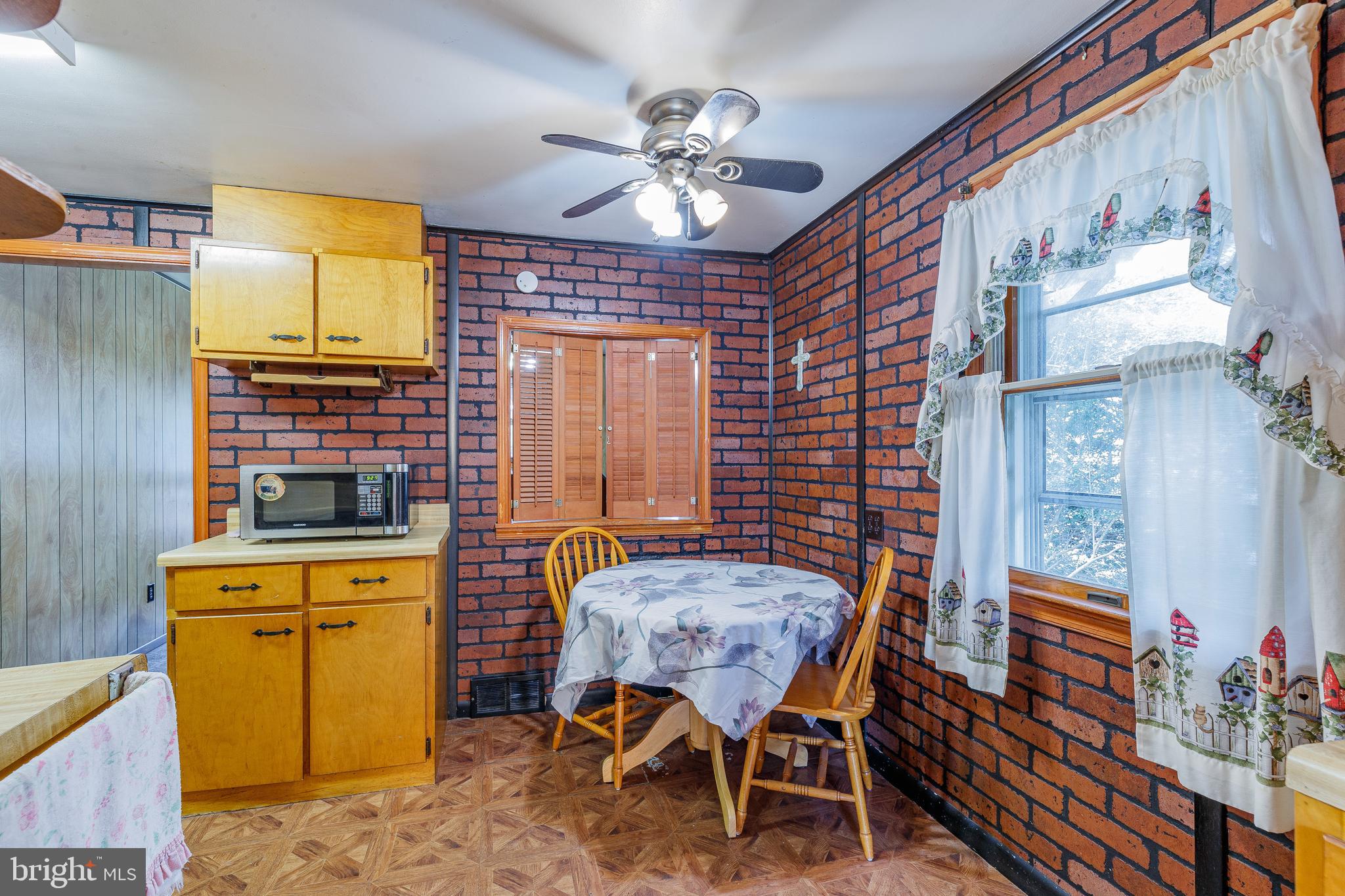 27 Norwyn ROAD