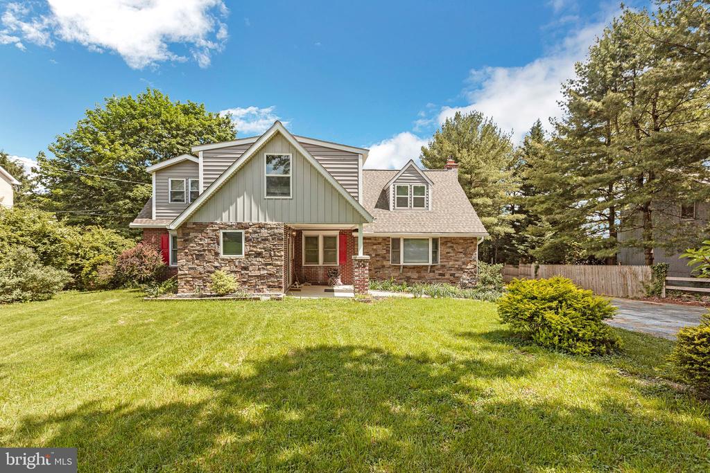 1212 N Trooper Rd