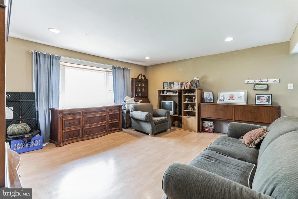 354 W Signal Hill Rd