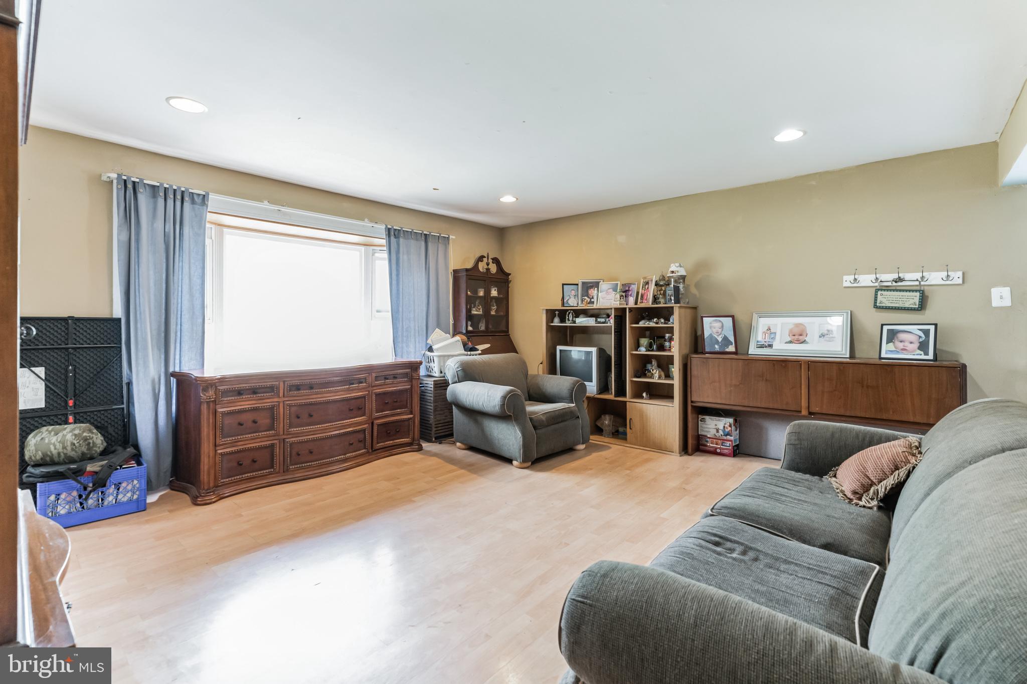 354 W Signal Hill Rd