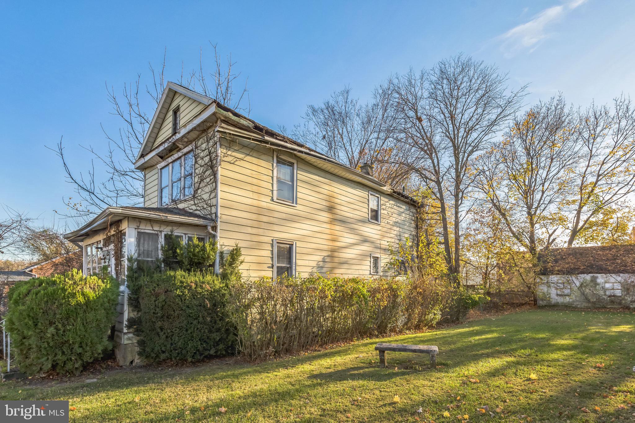 2338 Hamilton Ave