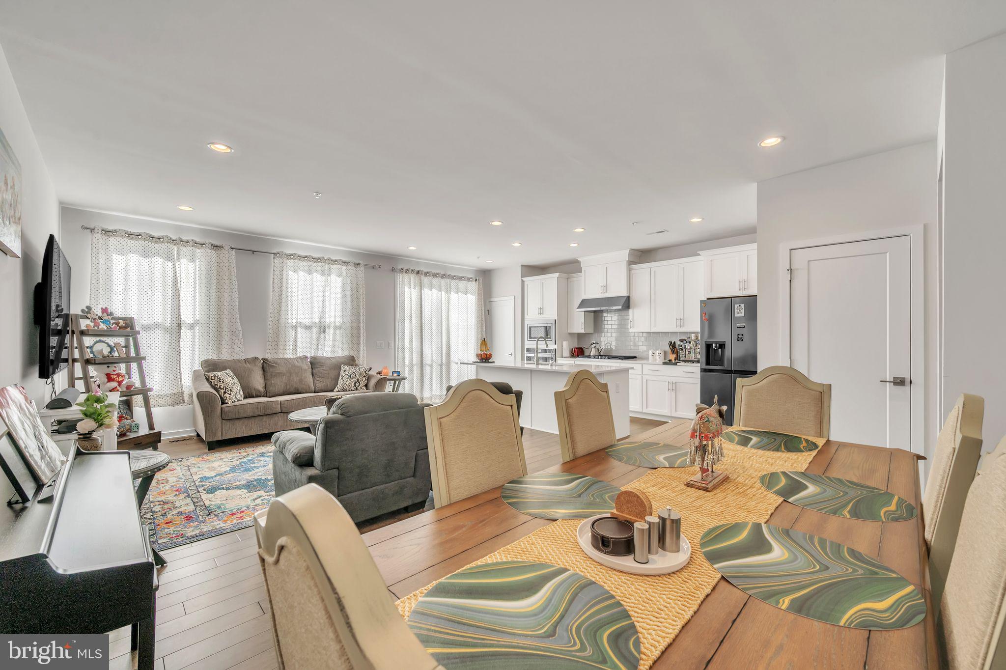 900 Dogwood Ct