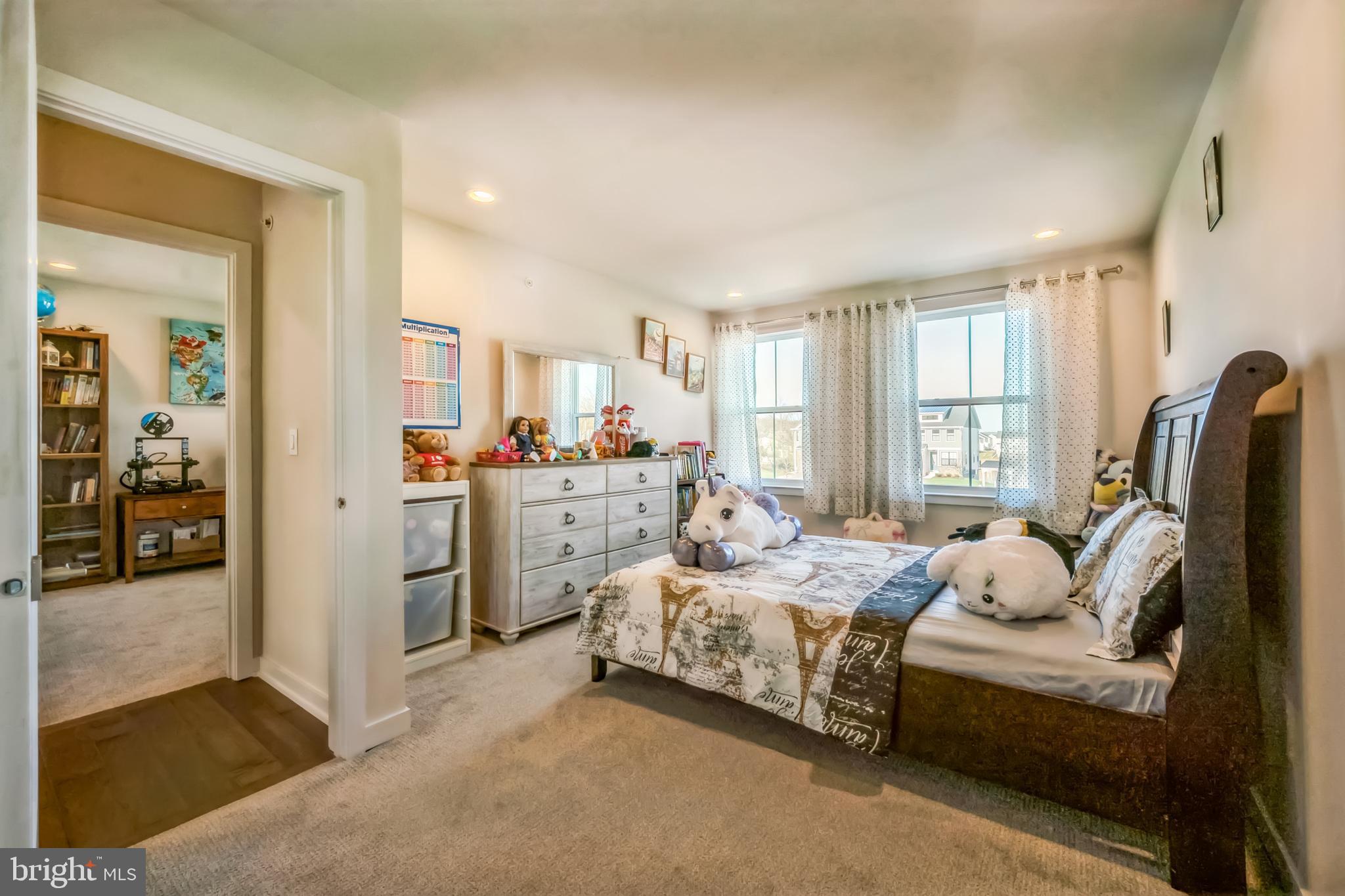 900 Dogwood Ct