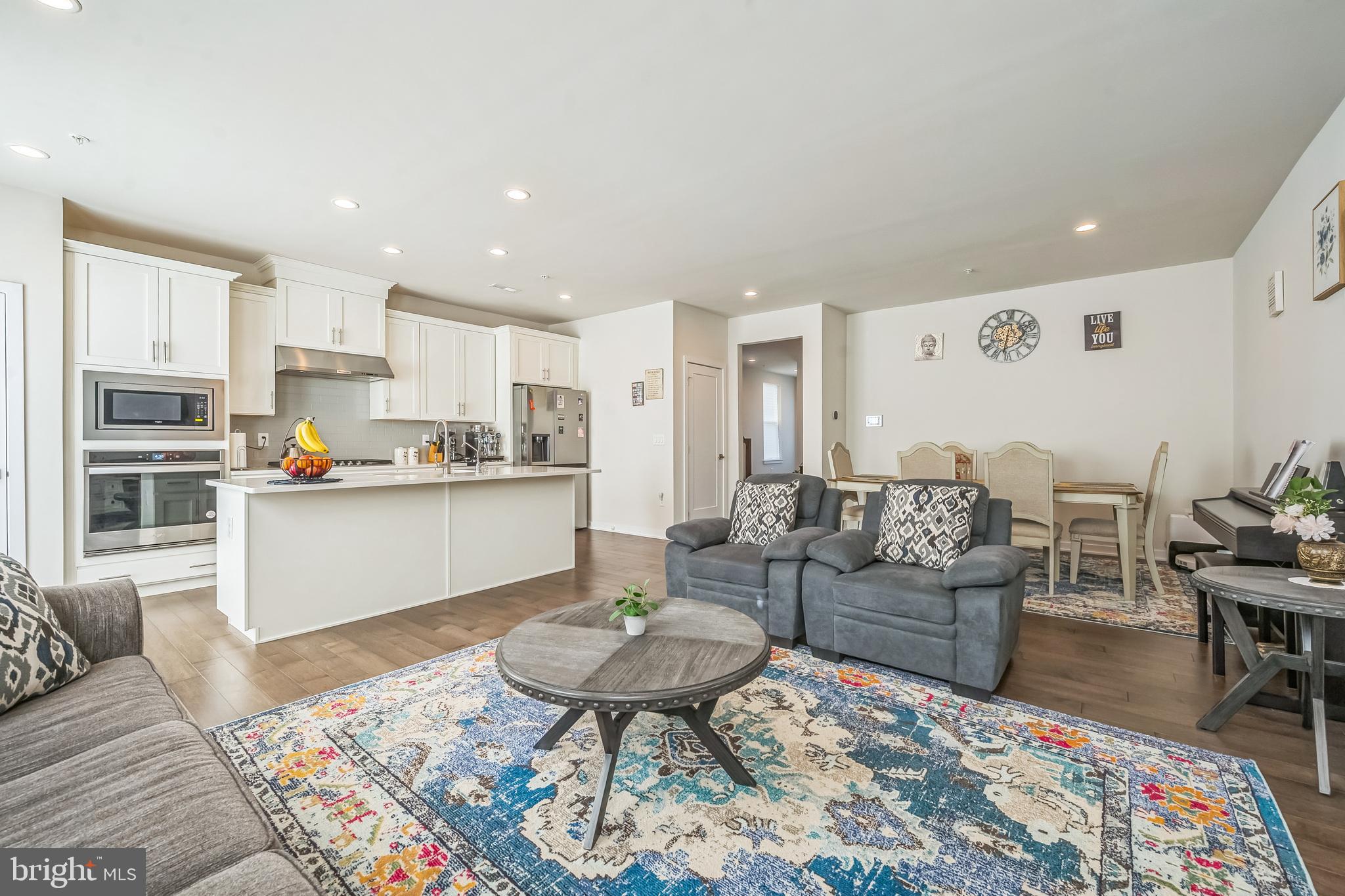 900 Dogwood Ct