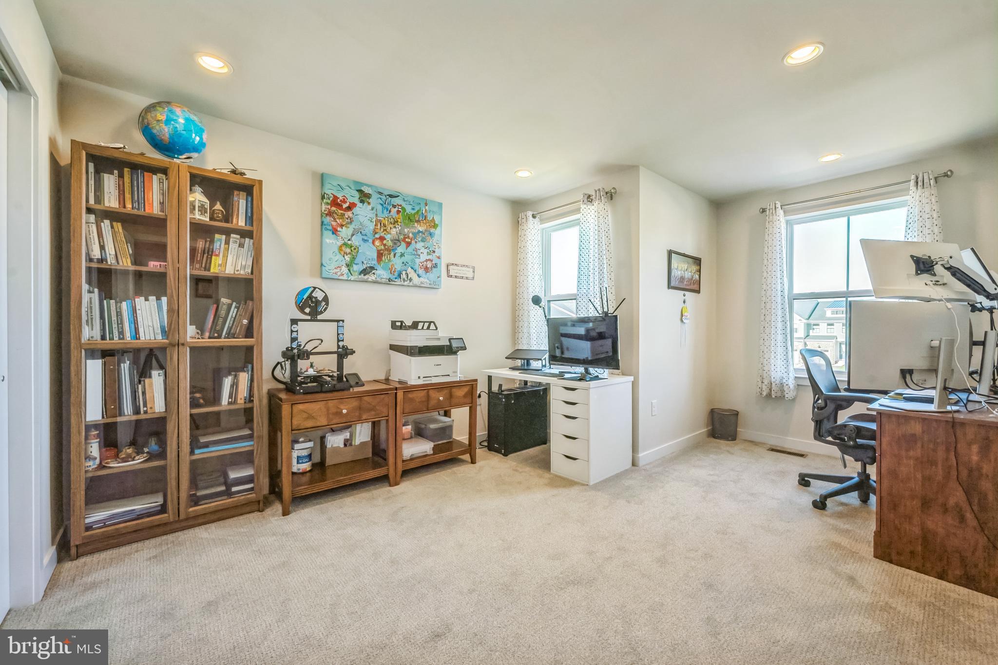 900 Dogwood Ct