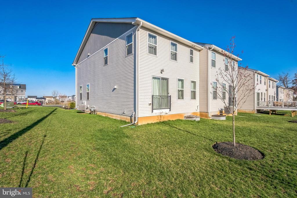 900 Dogwood Ct