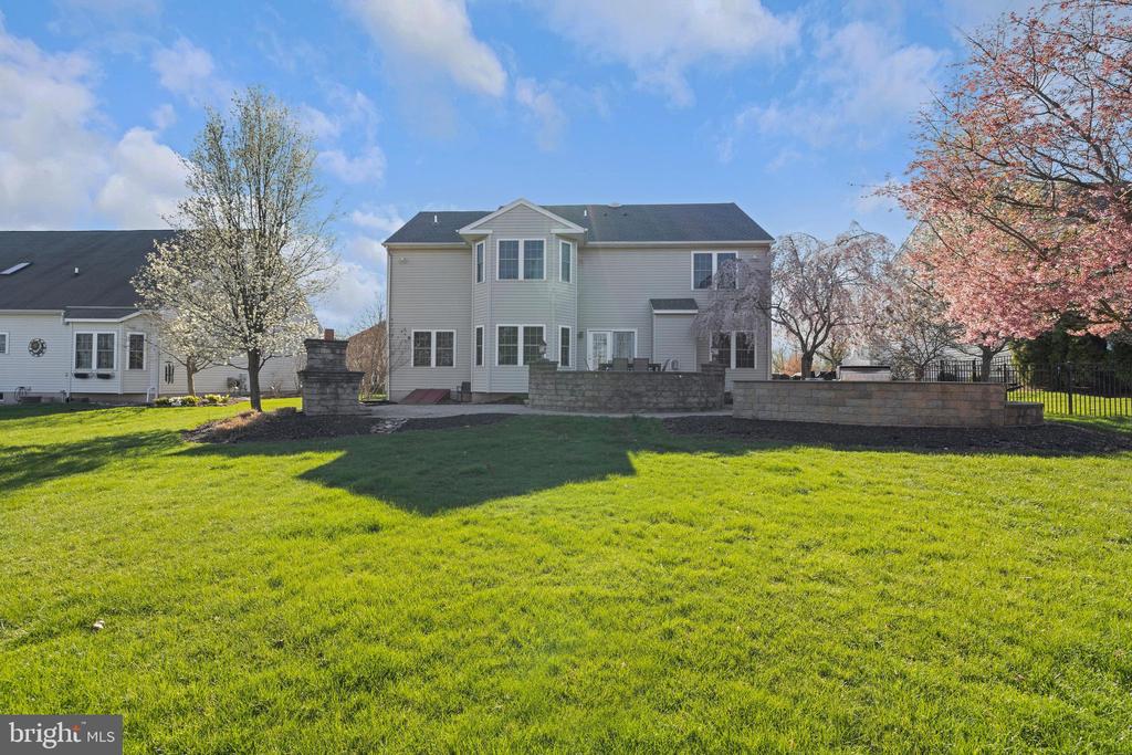 838 Mountain Top Dr