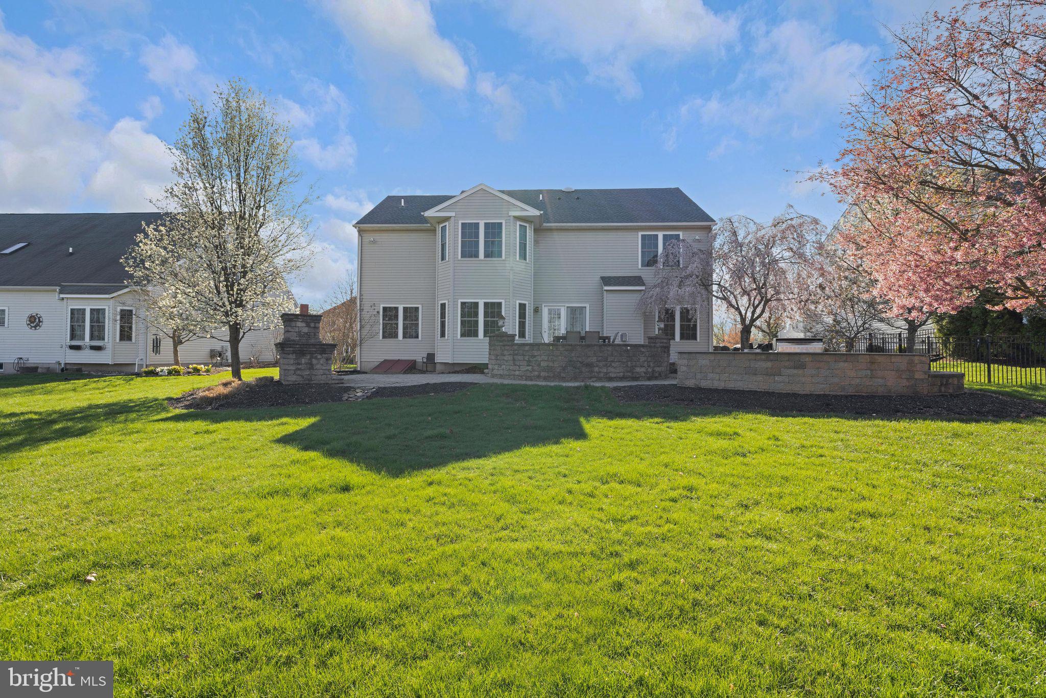 838 Mountain Top Dr