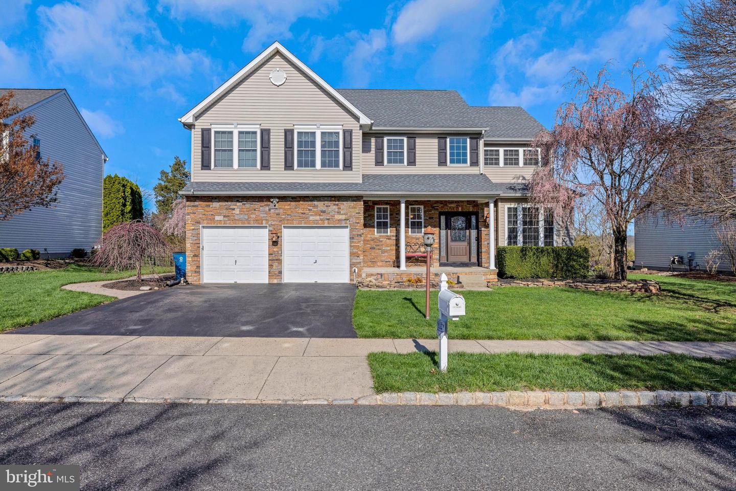 838 Mountain Top Dr