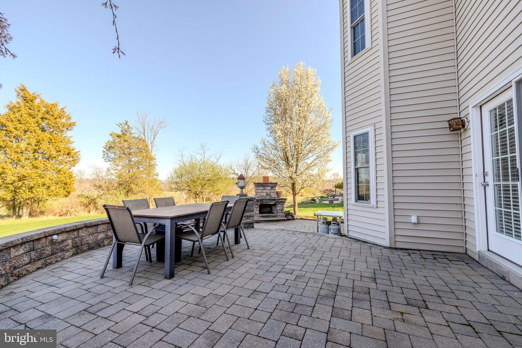 838 Mountain Top Dr