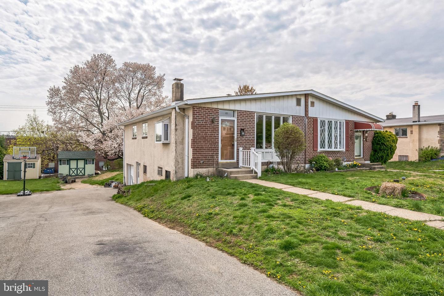 517 Palmer Rd