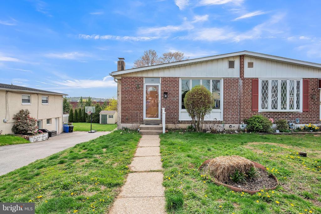 517 Palmer Rd