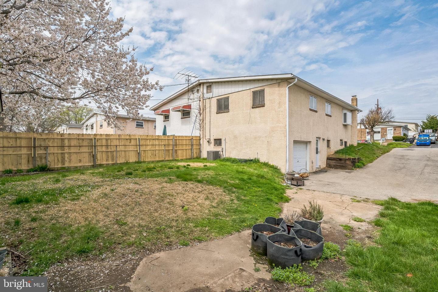 517 Palmer Rd
