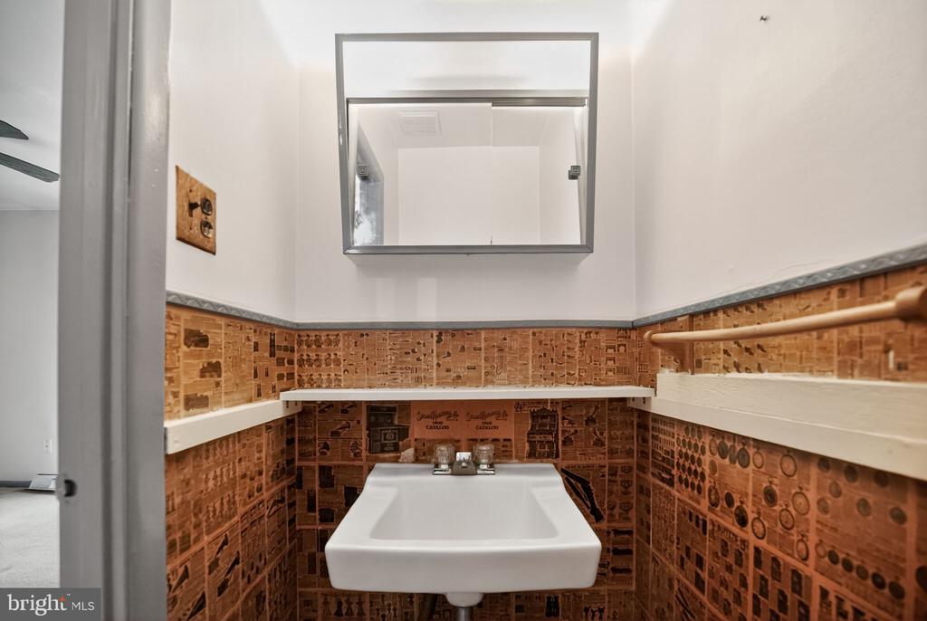 3001 CARDIN PLACE CONDO R-1
