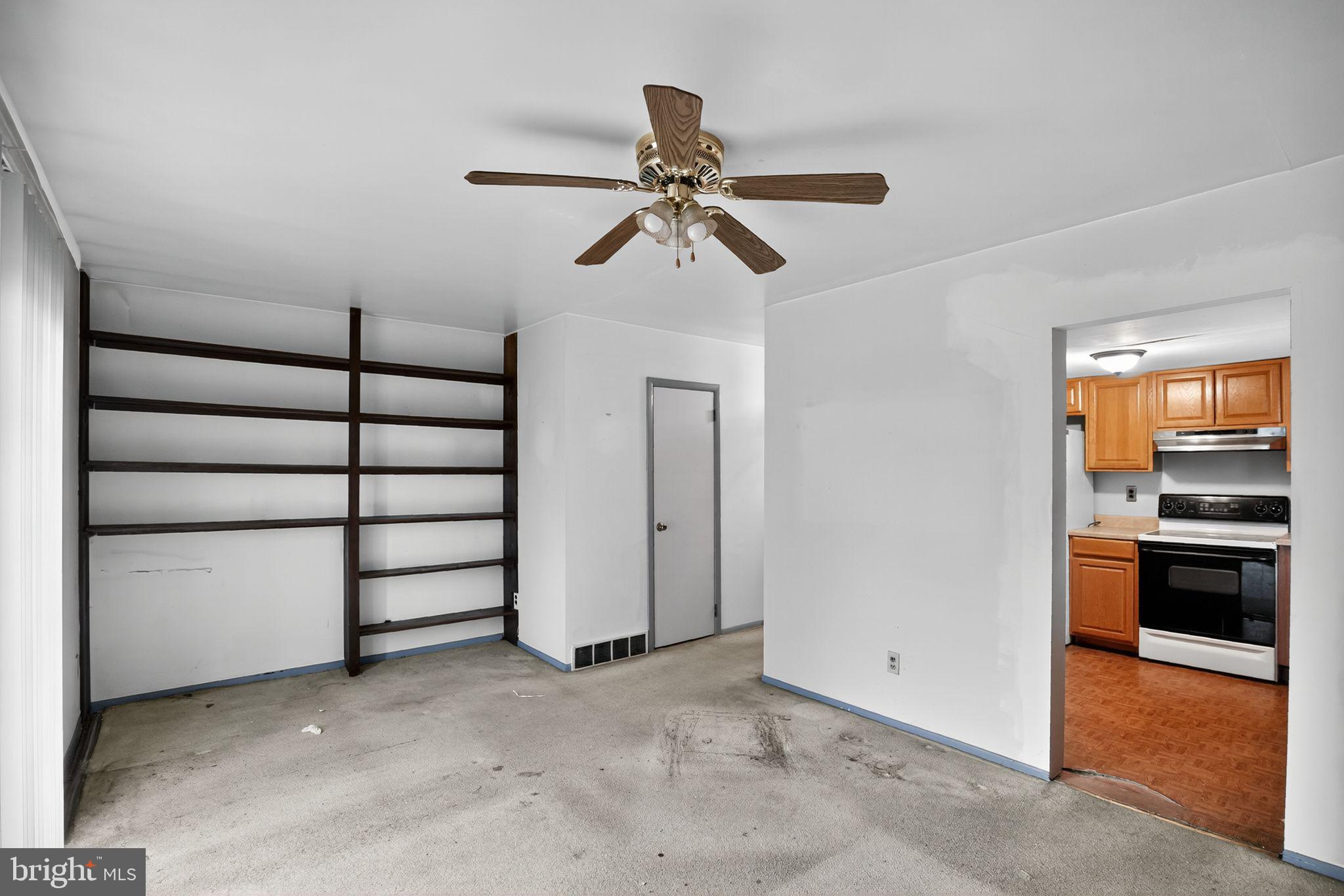 3001 CARDIN PLACE CONDO R-1