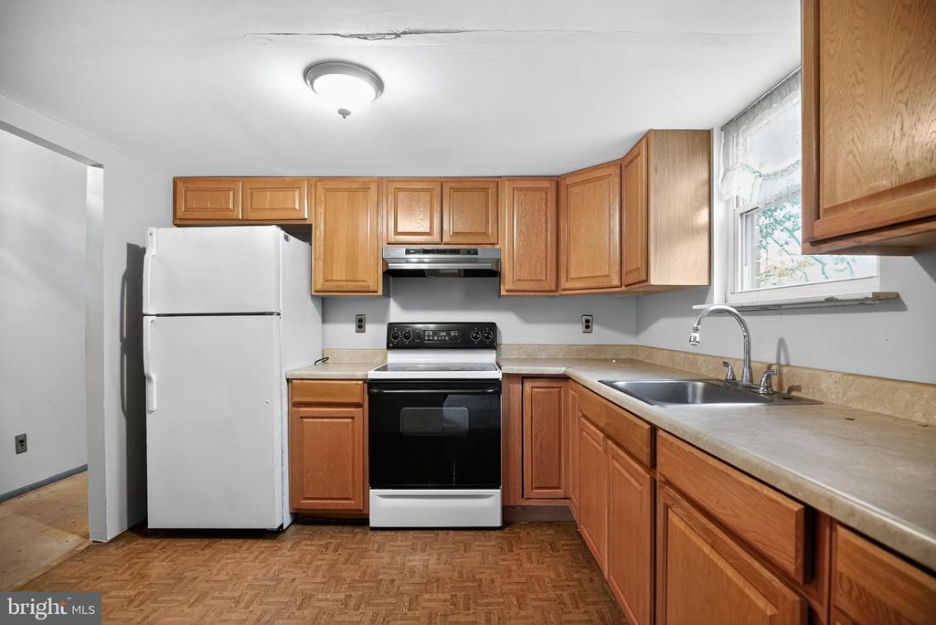 3001 CARDIN PLACE CONDO R-1