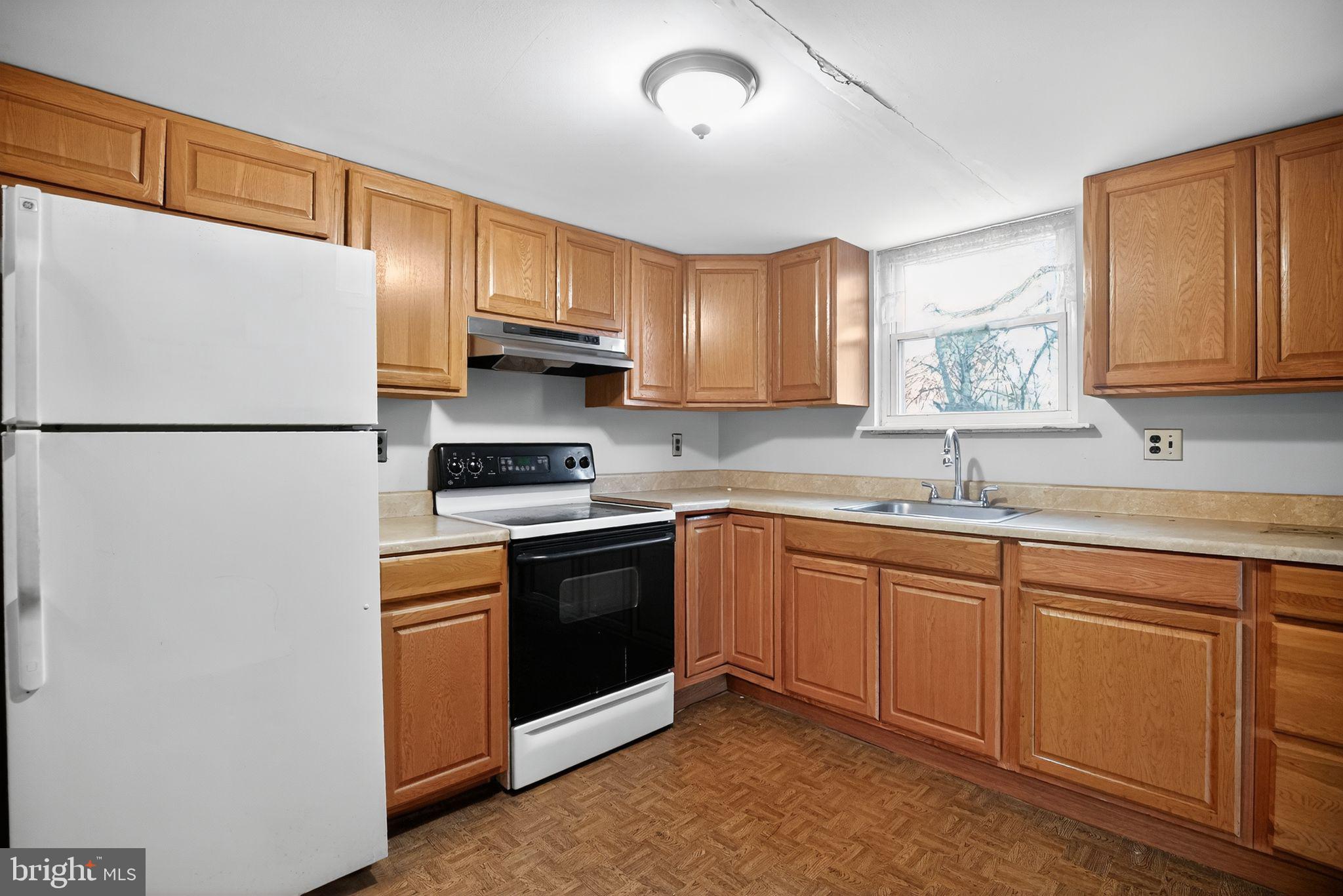 3001 CARDIN PLACE CONDO R-1