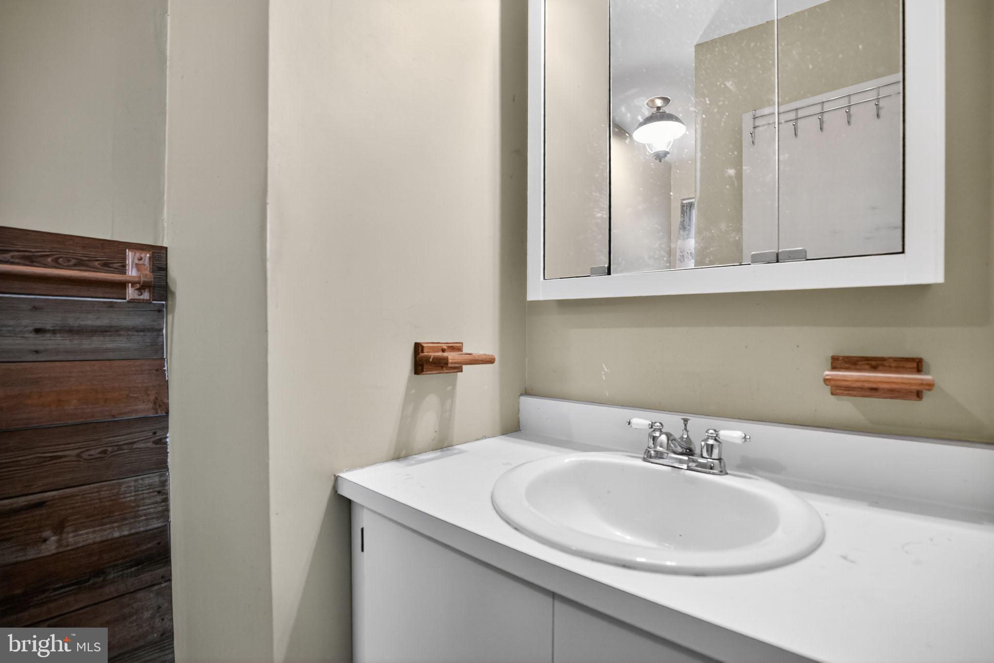 3001 CARDIN PLACE CONDO R-1