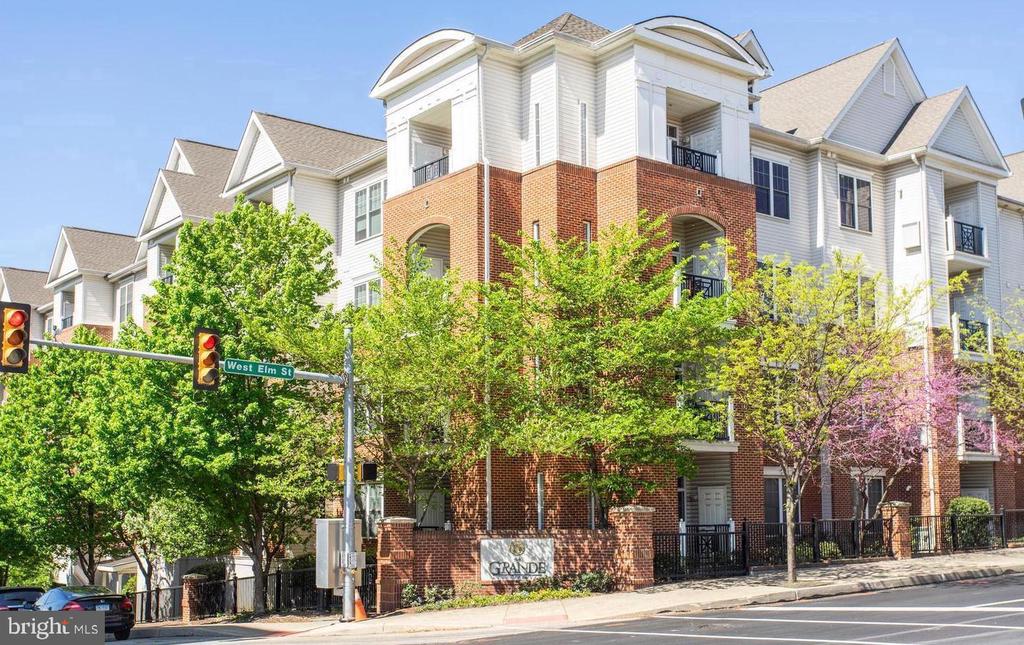 200 W ELM STREET 1211